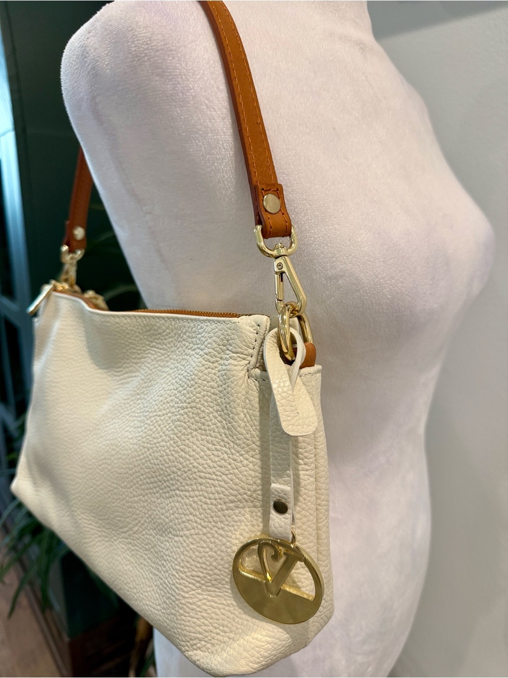 Valentina Italian white pebbled leather crossbody bag with a triple entry design - Picture 3 of 16